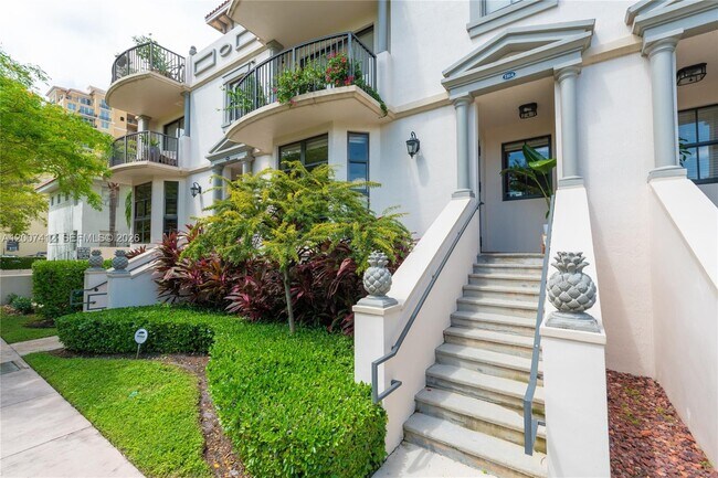 Building Photo - 1650 Galiano St