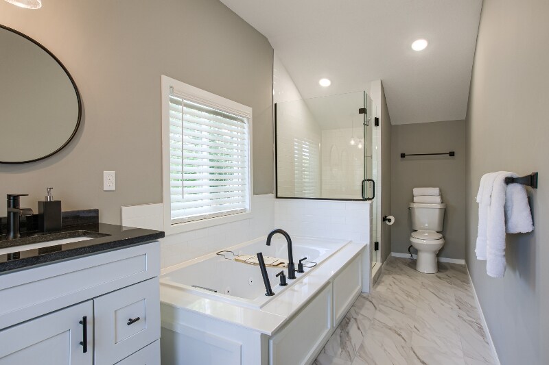 Building Photo - 7105 N Walnut St