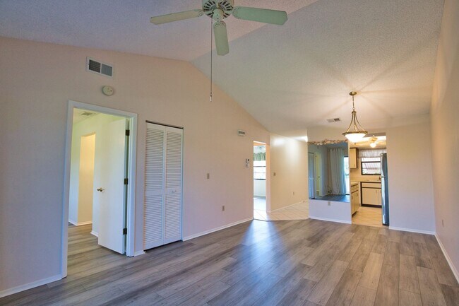 Building Photo - Annual Unfurnished 2 Bed 1 Bath Second Floor Condo located in Par Four at Capri Isles!