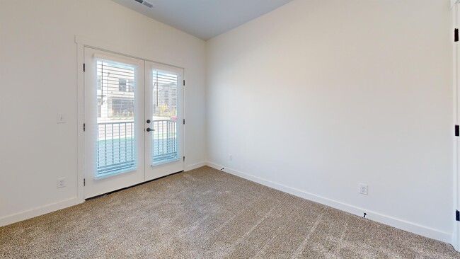 Building Photo - 1123 W 250 S