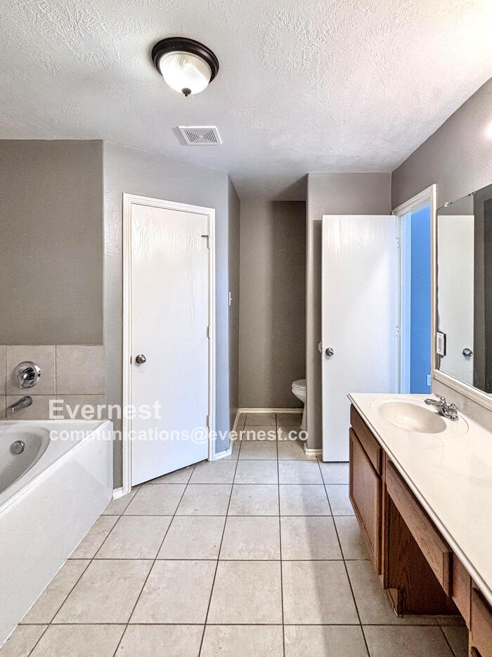Building Photo - 24018 Blossom Crest Ln