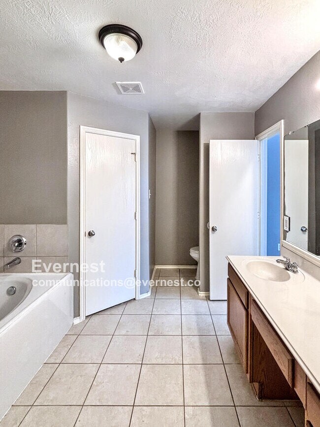 Building Photo - 24018 Blossom Crest Ln