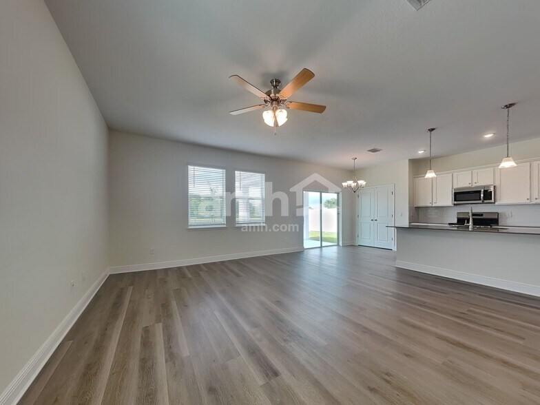 Building Photo - 1264 Heavenly Dr