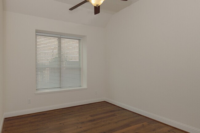 Building Photo - 46 Caprice Bend Pl