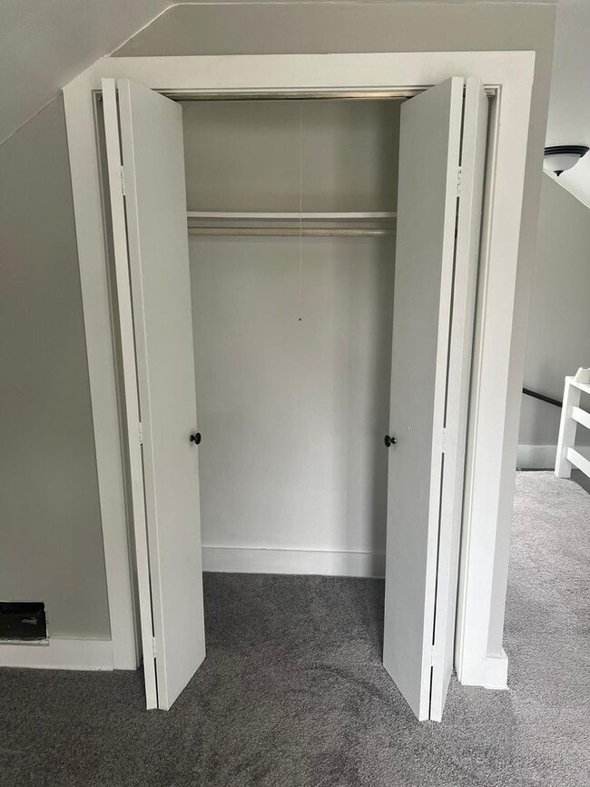 Building Photo - FOR RENT: Recently renovated home in Neenah!