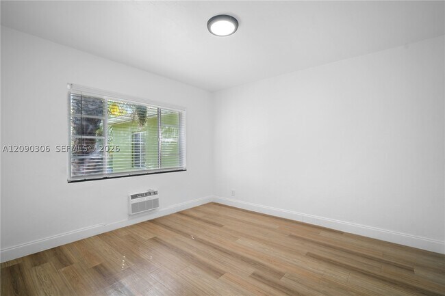 Building Photo - 272 NE 53rd St