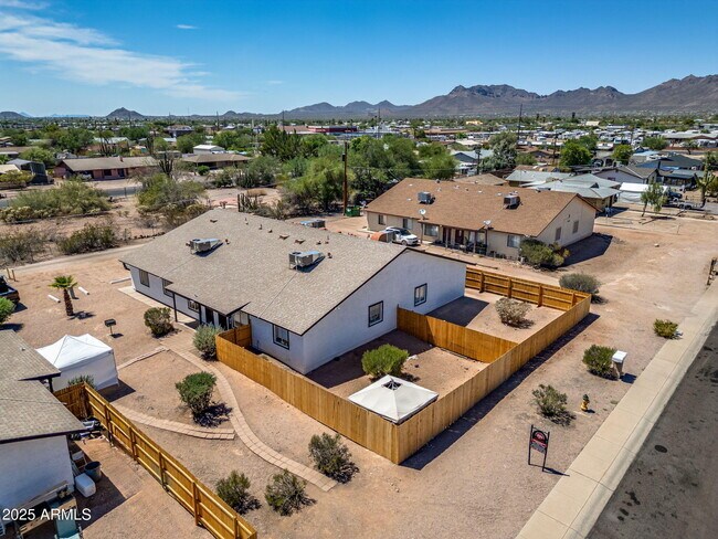 Building Photo - 576 N San Marcos Dr