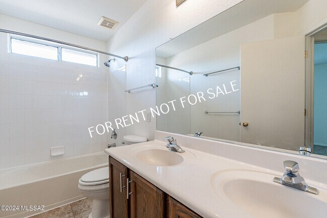 Building Photo - 7442 W Sonesta Dr