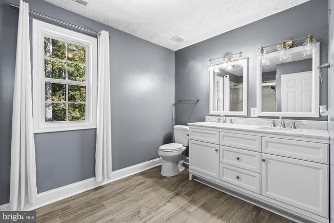 Building Photo - 738 Quapaw