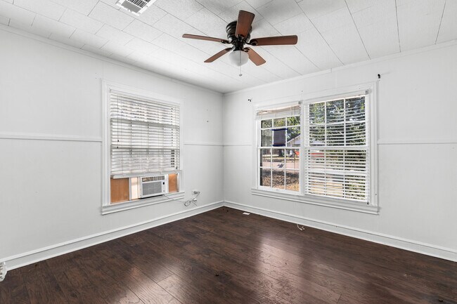 Building Photo - 618 Adams Ave