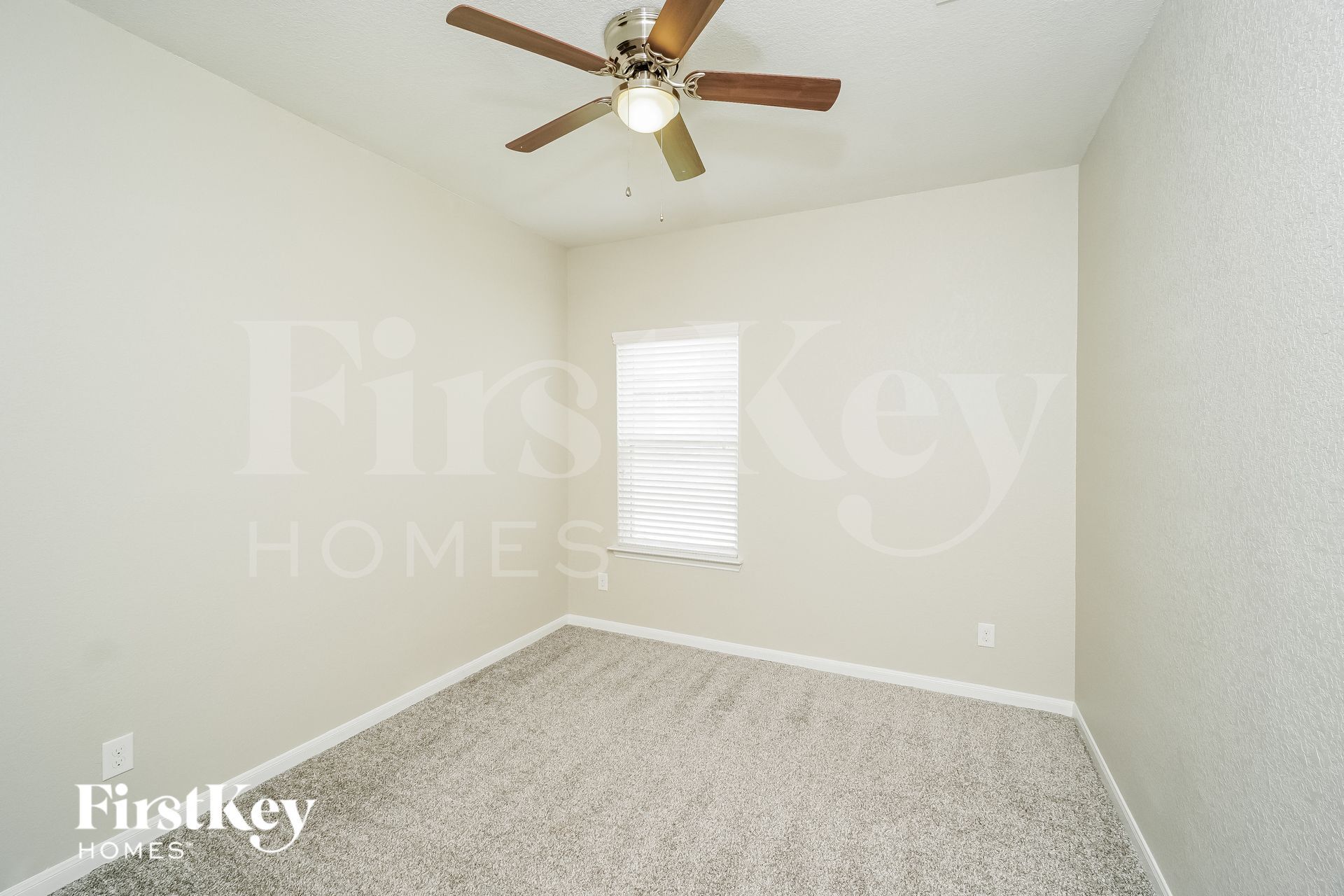 Building Photo - 8941 Elizabeth Pk