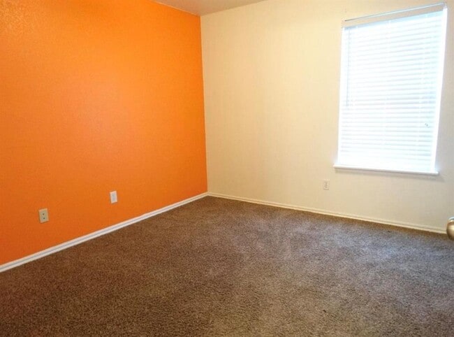 Building Photo - 3416 Chester Terrace