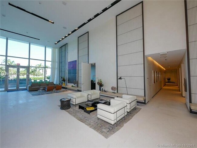Building Photo - 10201 Collins Ave