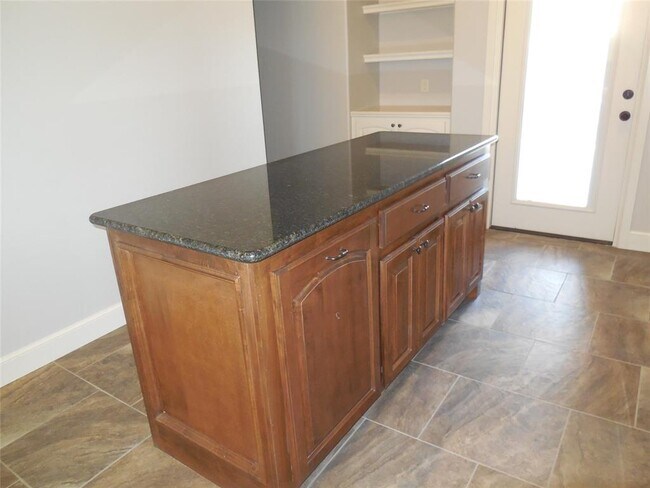 Building Photo - 3416 Enclave Ln