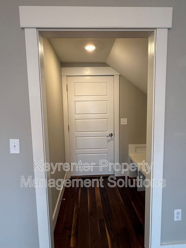 Building Photo - 2440 Belvue Rd