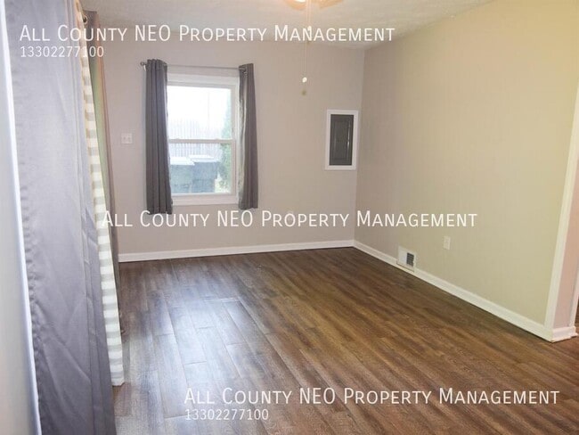 Building Photo - 2290 Suncrest Dr