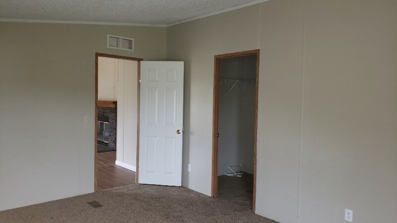Building Photo - 1124 Eulalia Ln
