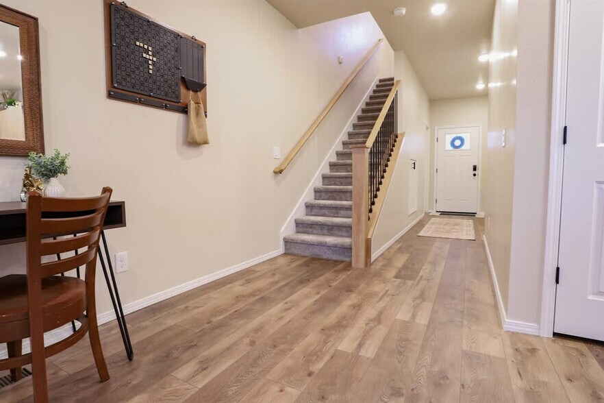 Building Photo - 609 N Kimball Ave