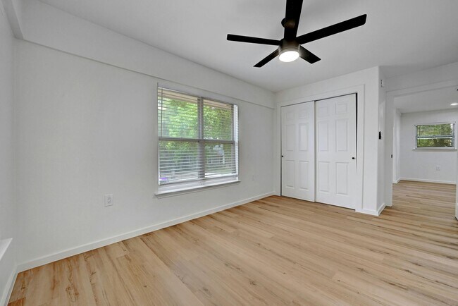 Building Photo - 1913 David St