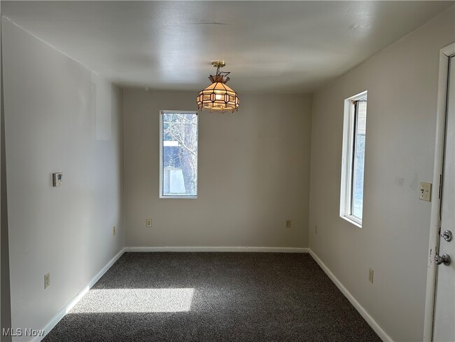 Building Photo - 761 E Park Ave