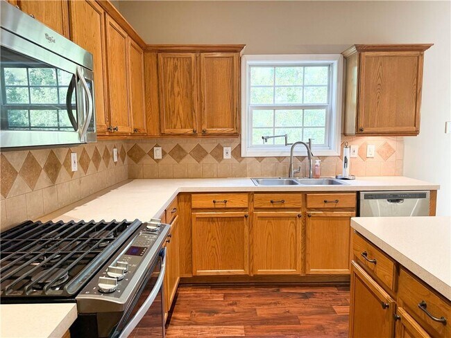 Building Photo - 2959 Belfaire Crest Ct