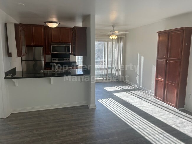 Primary Photo - **Ground-Floor 1 Bed / 1 Bath Condo Near S...