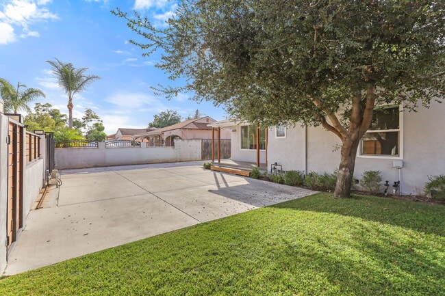 Building Photo - 6535 Ben Ave