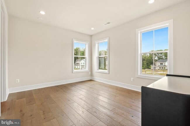 Building Photo - 12321 Potomac Hunt Rd