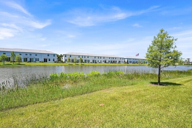Building Photo - 575 Salisbury Cir