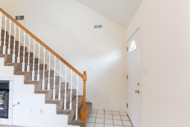 Building Photo - 5015 CARRIE RIDGE Dr