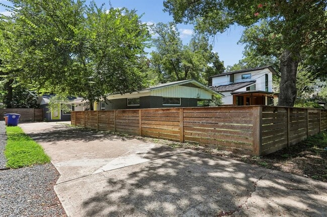 Building Photo - 4523 Avenue H