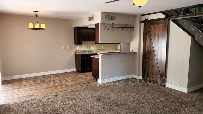 Building Photo - 4820 E Winston Dr