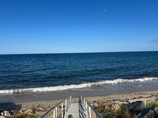 Building Photo - 3 Fox Glove Dr