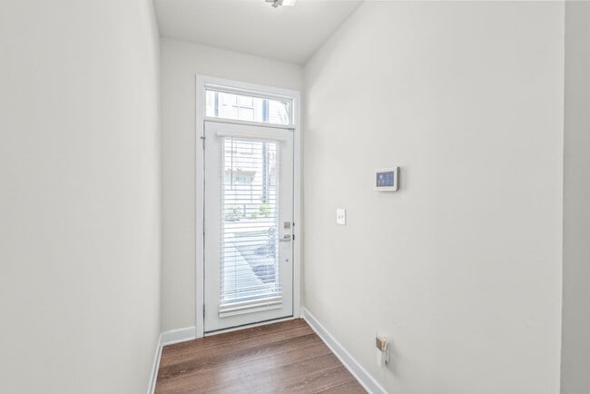 Building Photo - (Coming Soon) 3 Bedroom Townhome minutes from South End!