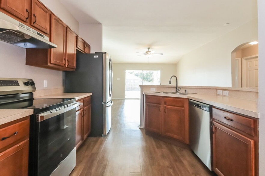 Building Photo - 131 Freedom Trl