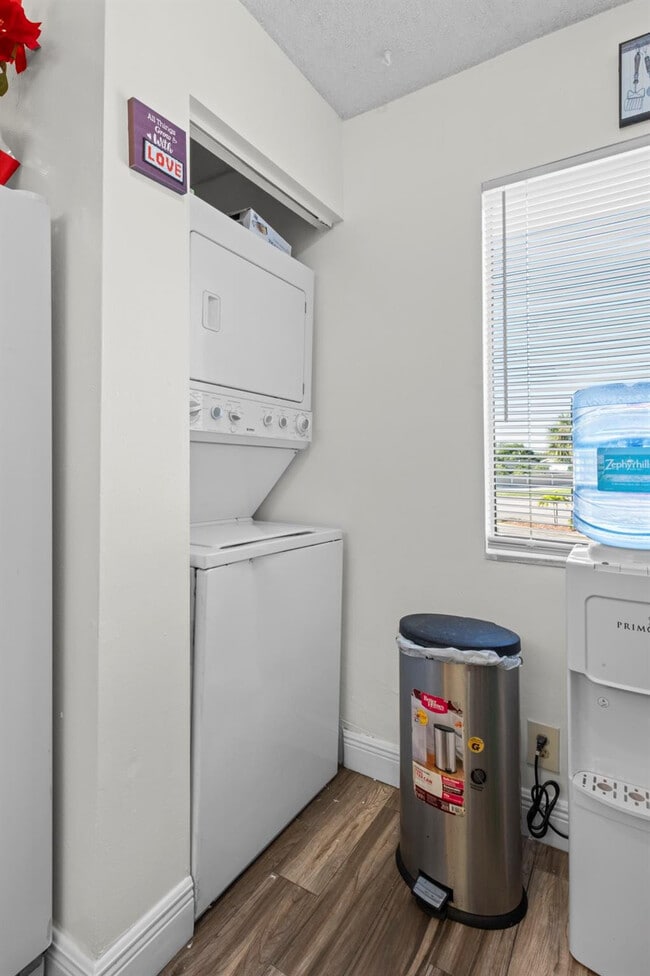 Building Photo - 7951 Southgate Blvd