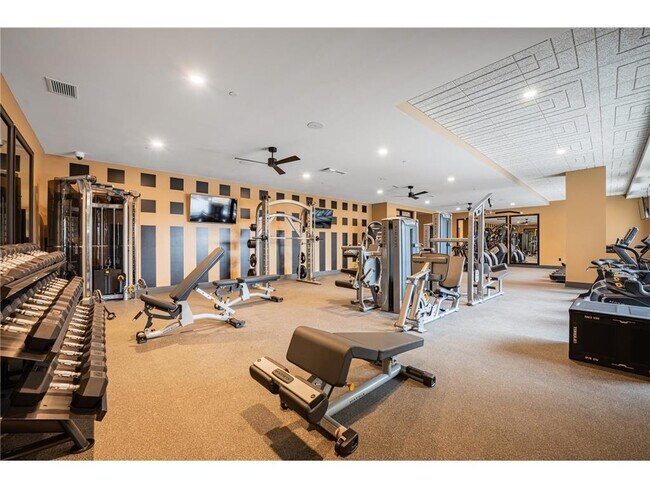 Building Photo - 640 Wisconsin Ave N