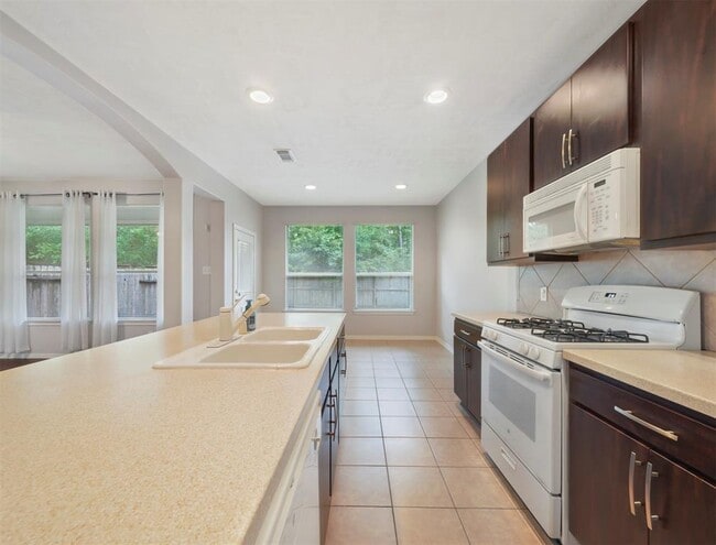 Building Photo - 158 W Burberry Cir