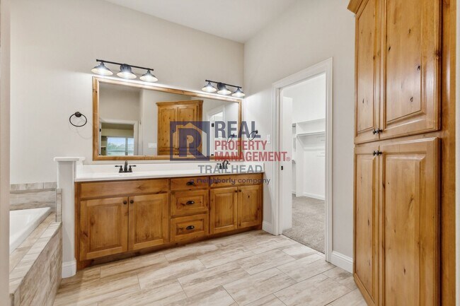 Building Photo - 113 Maral Ln
