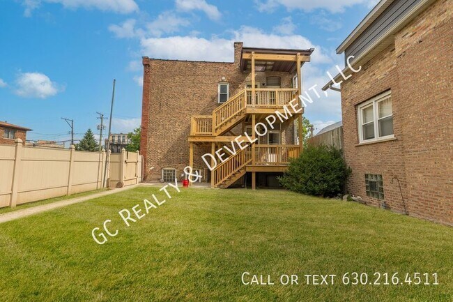Building Photo - 3515 S Lituanica Ave