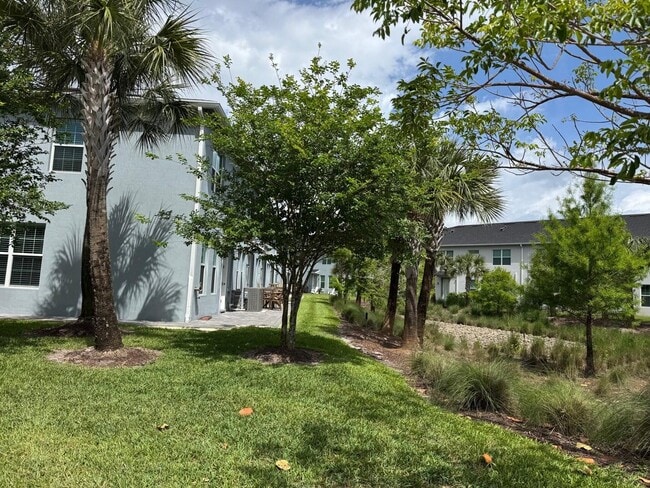 Building Photo - 1887 SE Ocean Cove Way