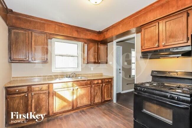 Building Photo - 308 Shabbona Dr