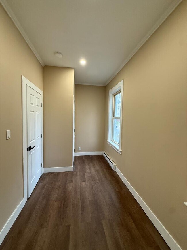 Building Photo - 249 2nd St