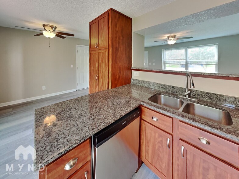 Building Photo - 5984 Cape Coral Ln