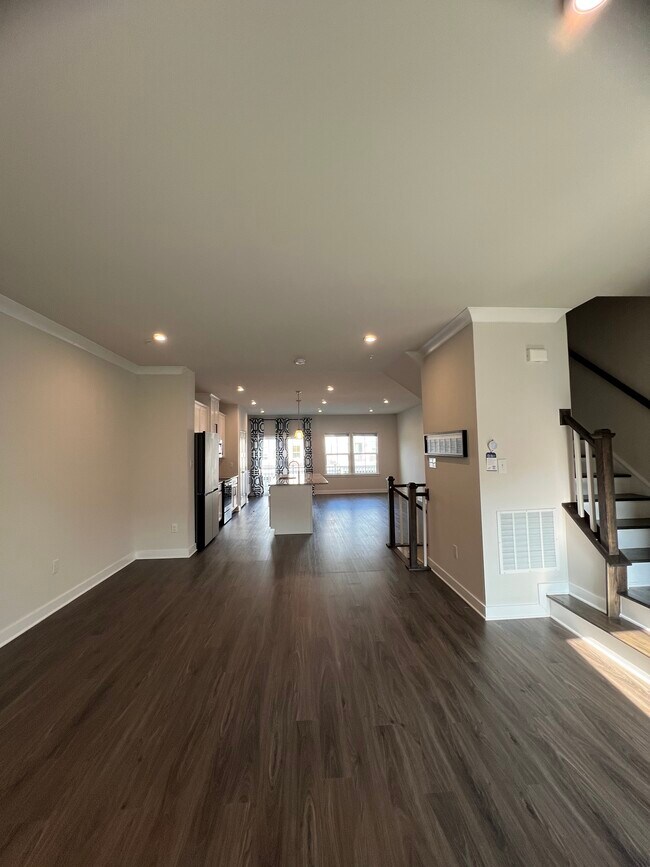 Building Photo - 272 Sugar Maple Square