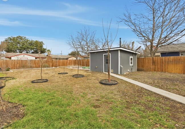 Building Photo - 413 W Wright Blvd