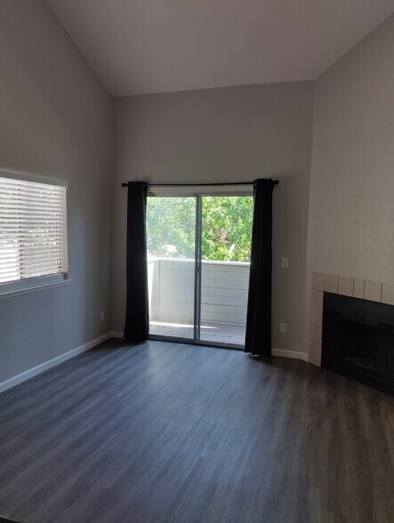 Building Photo - 1019 Dornajo Way