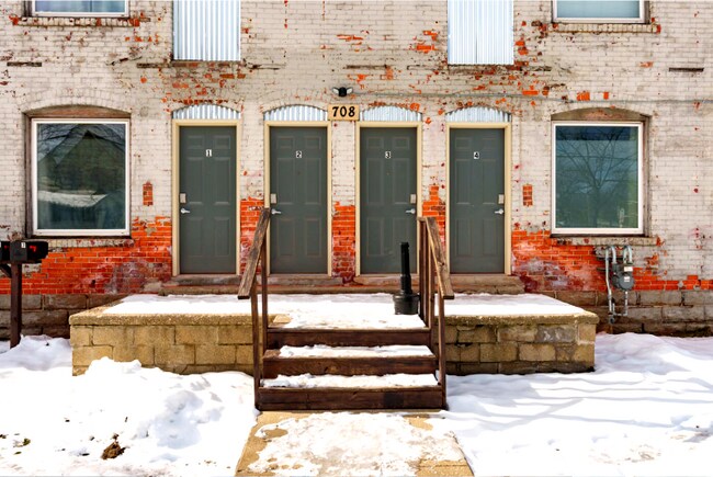 Building Photo - 708 Mills St