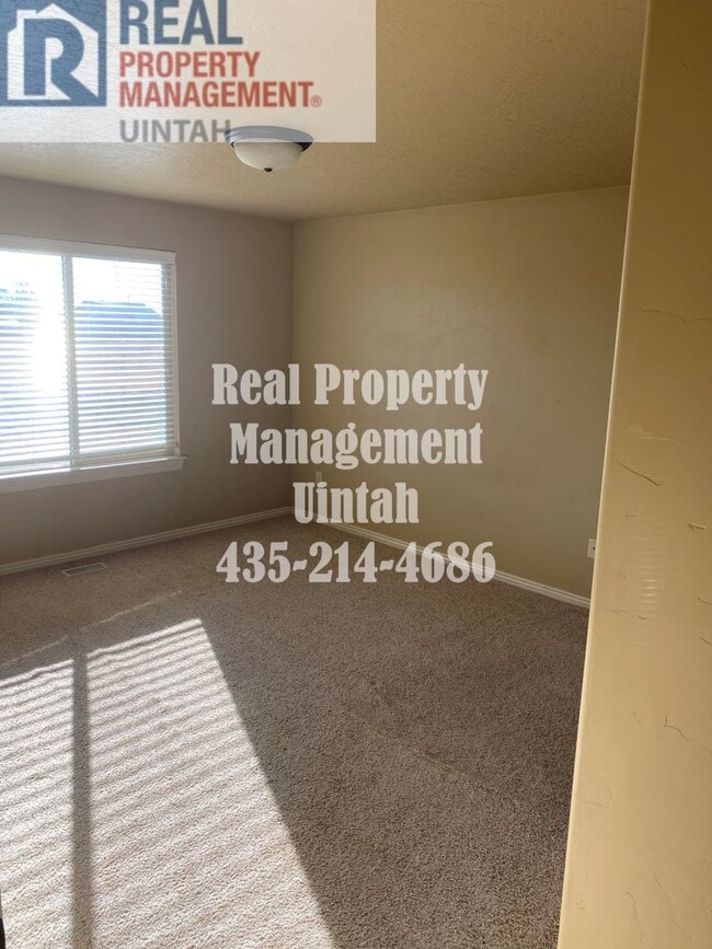 Building Photo - Legacy Meadows Twin Home