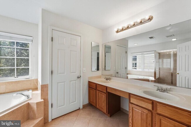 Building Photo - 4284 Park Green Ct